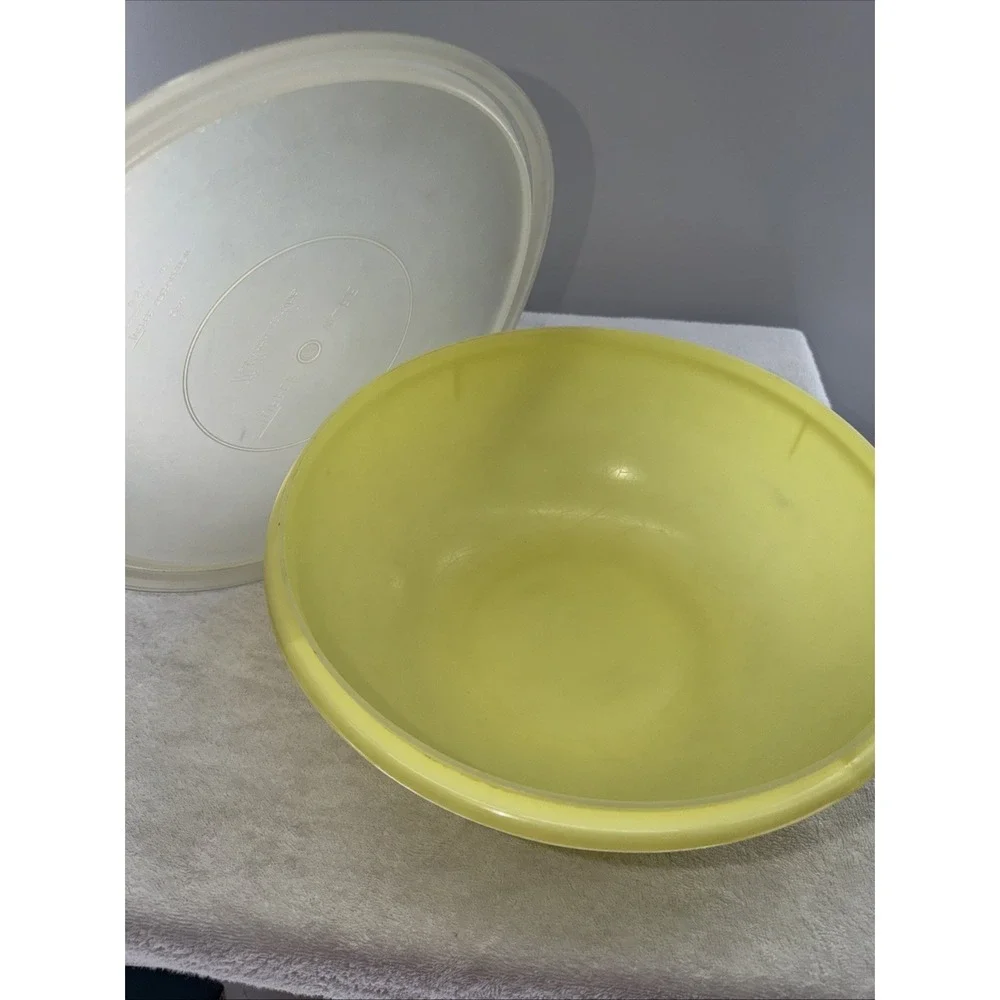 Vintage Tupperware #274 Yellow Round Storage Bowl w/Sheer Lid #224 Fix N Mix